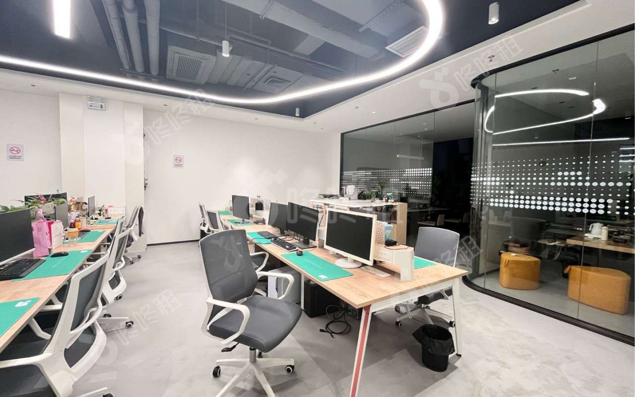 前海深港青年梦工场_908平_豪装_办公室开间