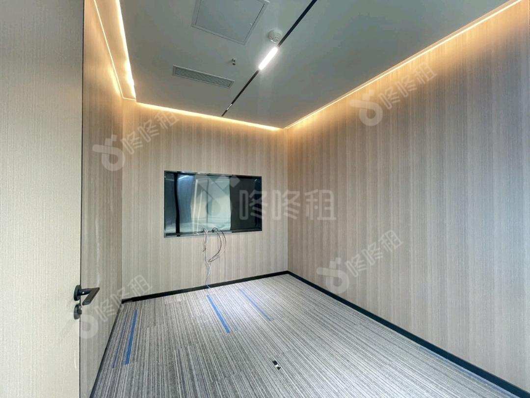 宝能中心_337.8平_精装_办公室隔间
