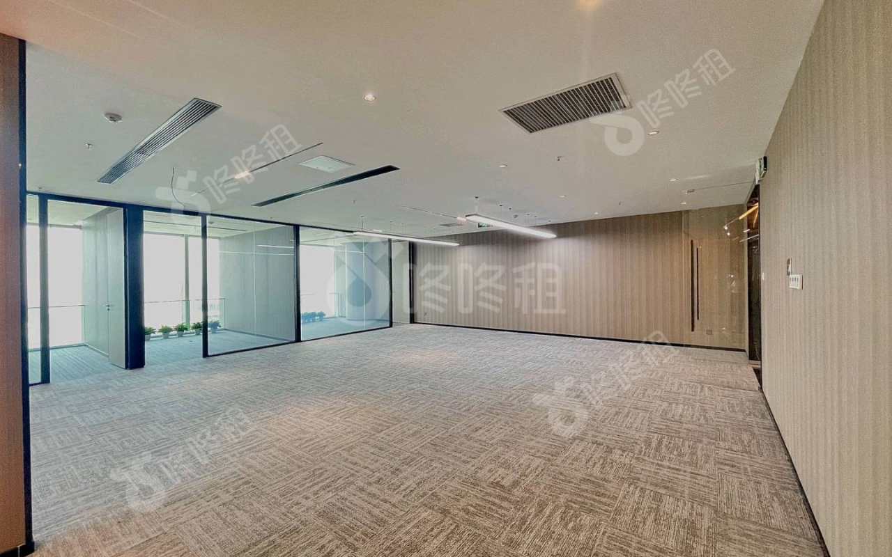 宝能中心_355平_精装_办公室开间