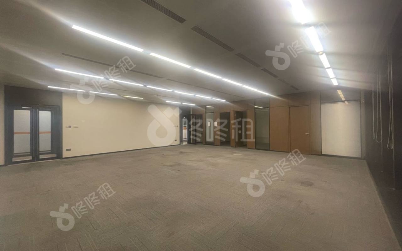 前海深港基金小镇_223平_精装_办公室开间