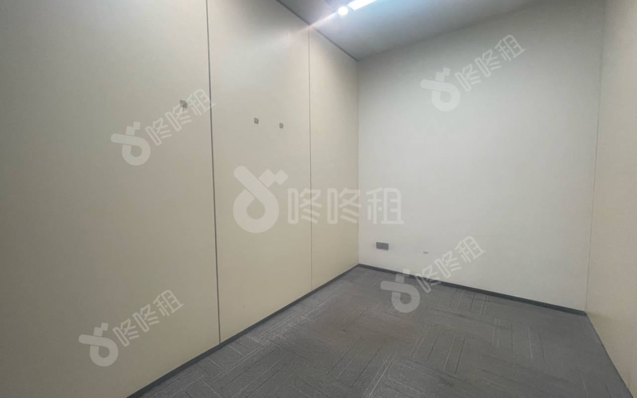 前海深港基金小镇_223平_精装_办公室开间