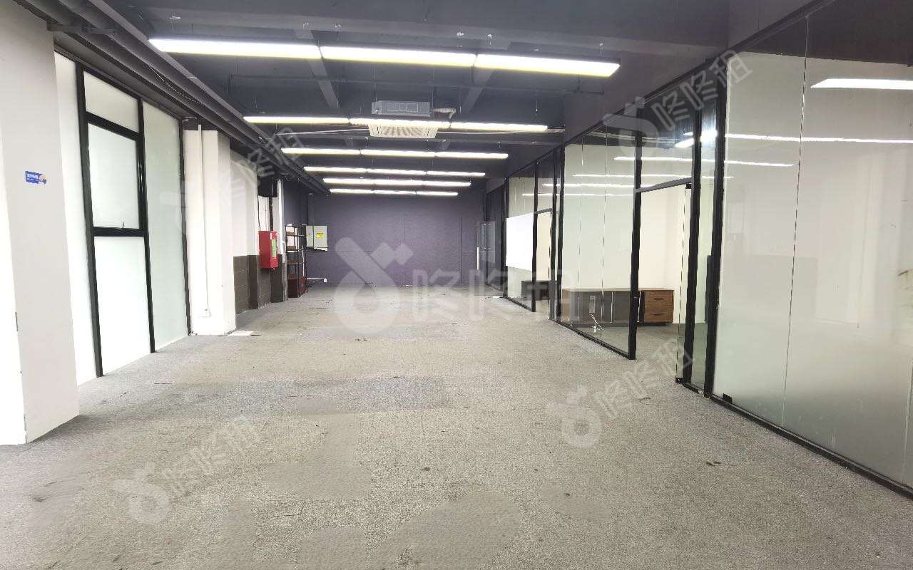 南山睿园产业园_430平_精装_办公室开间