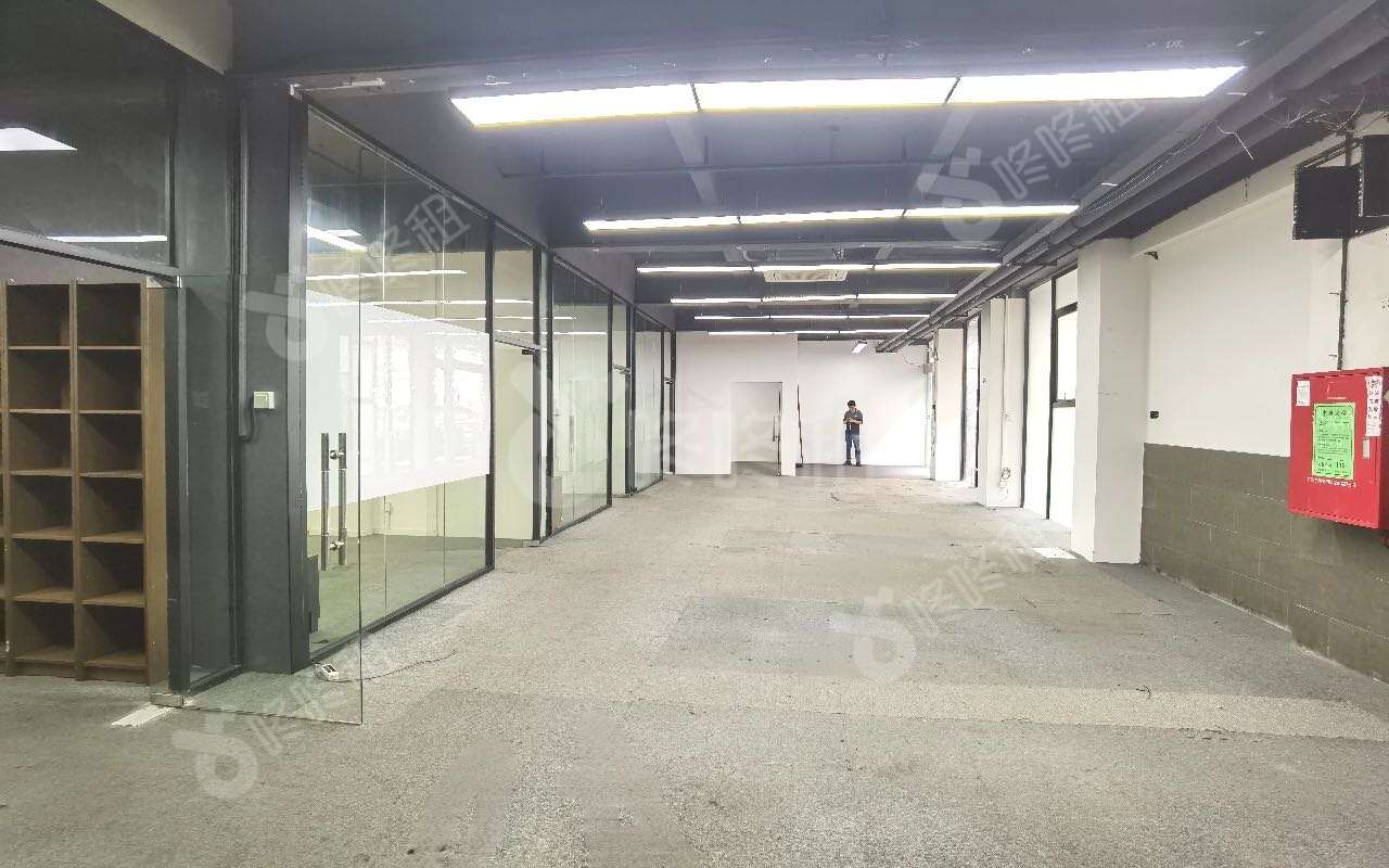 南山睿园产业园_430平_精装_办公室开间