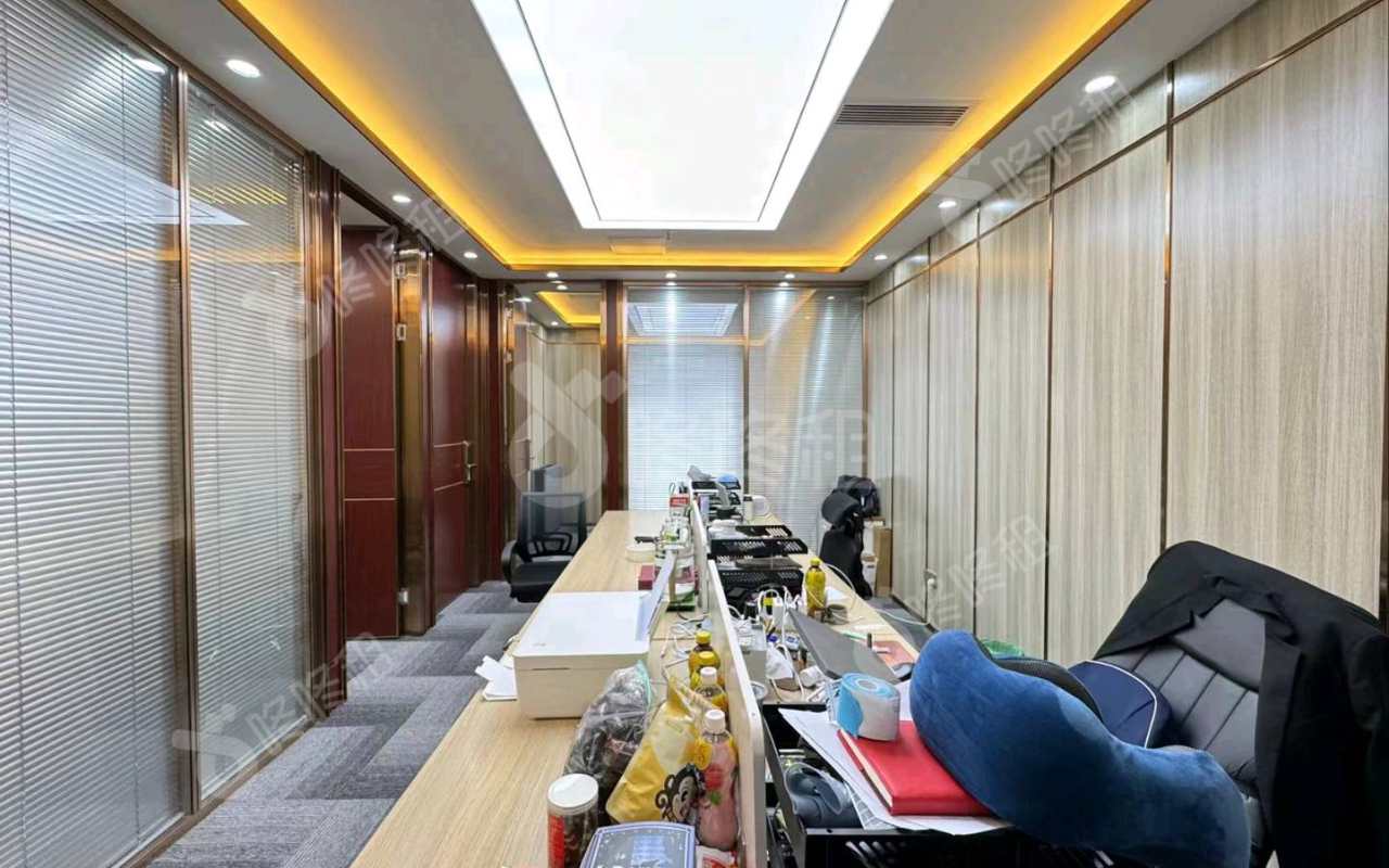 中国凤凰大厦_158平_精装_办公室开间