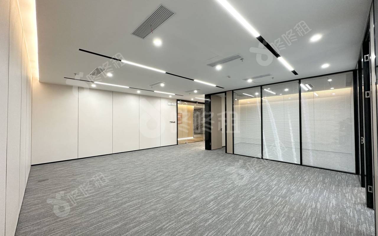 天珑移动大厦_244平_豪装_办公室开间