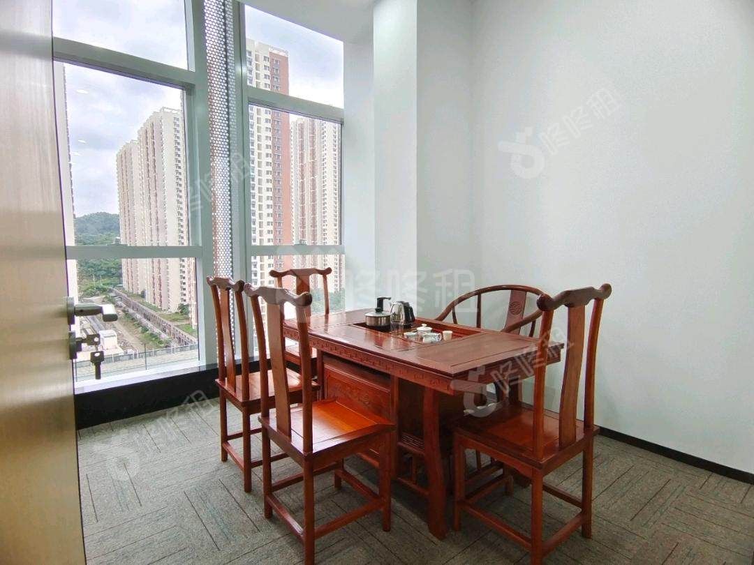 科尔达大厦_296平_精装_办公室隔间