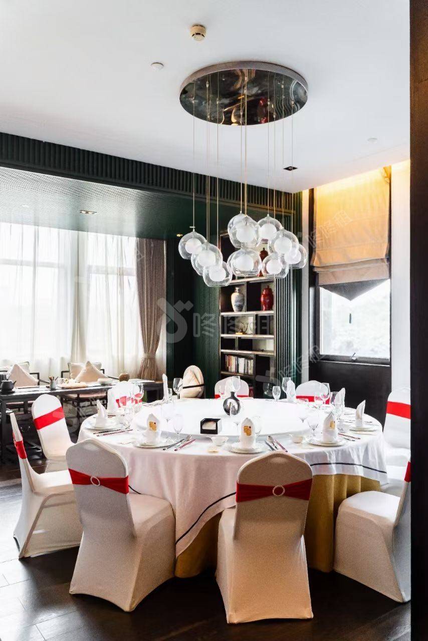 海王银河科技大厦_1450平_豪装_办公室隔间