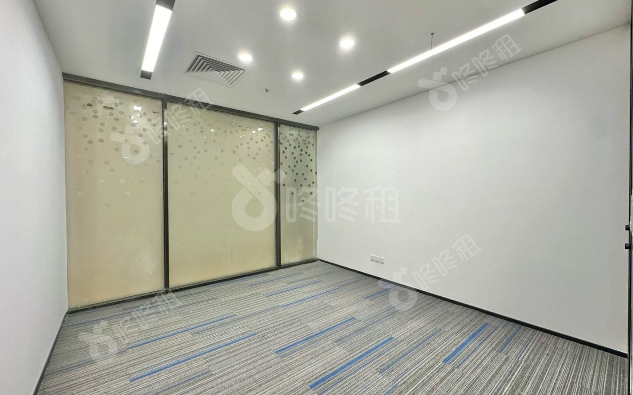 前海科兴科学园(正中华丽中心)_437.56平_精装_办公室隔间