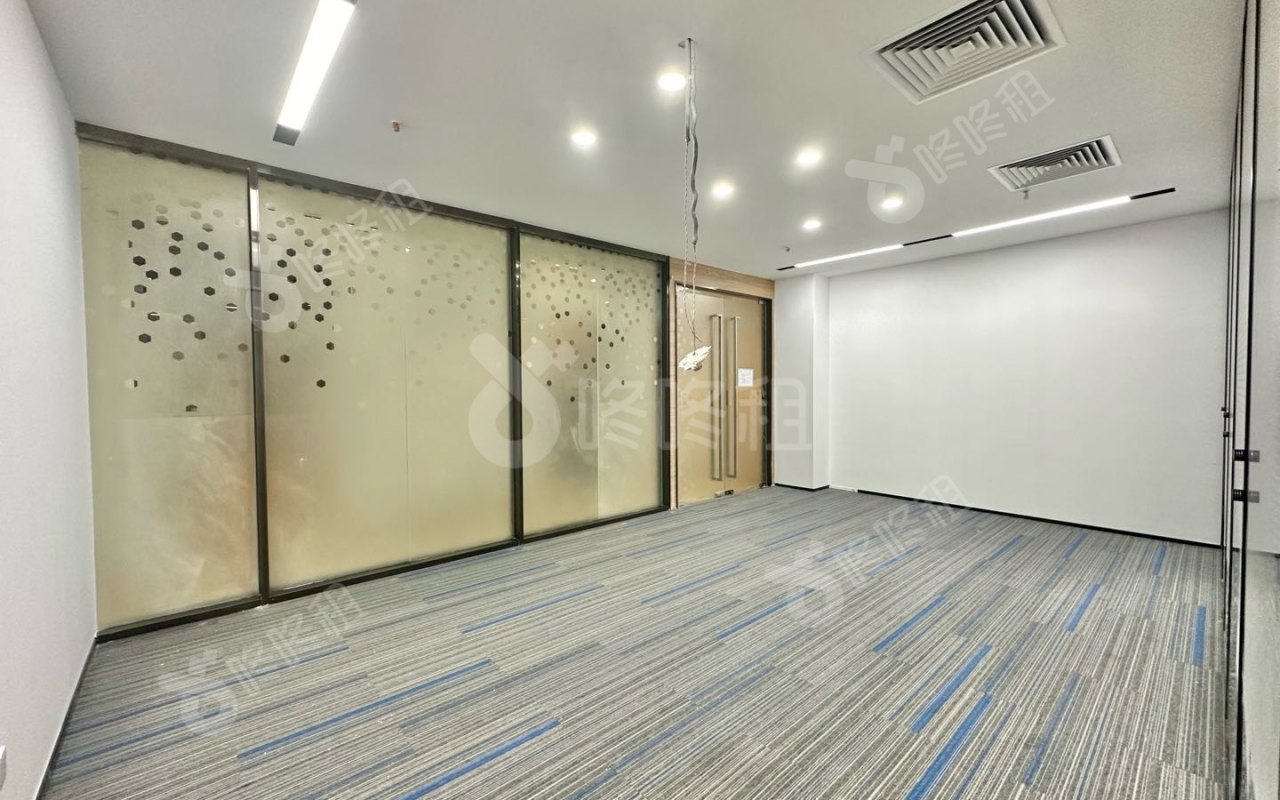 前海科兴科学园(正中华丽中心)_437.56平_精装_办公室隔间