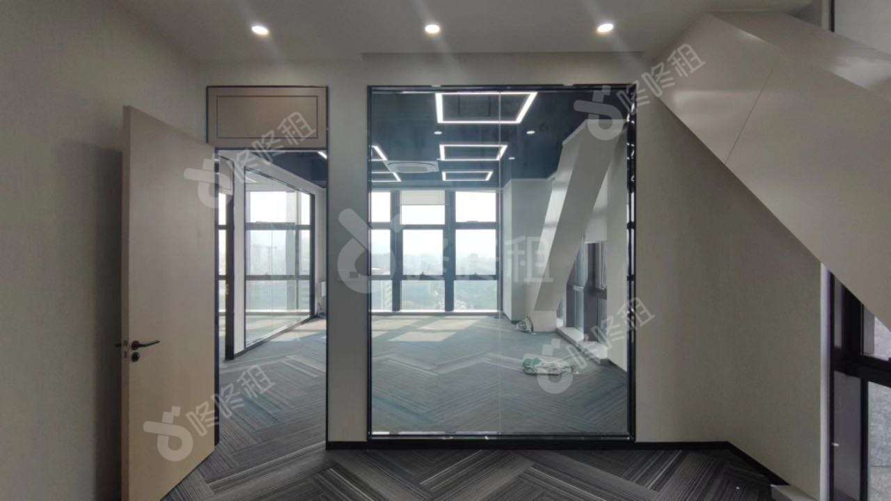 神舟天运大厦_178平_精装_办公室隔间