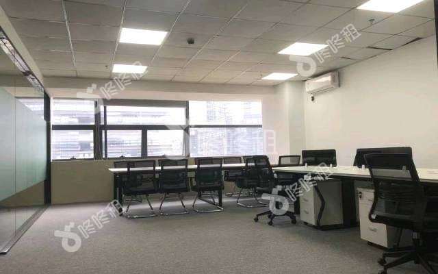 花样年美年广场_178平_精装_办公室开间