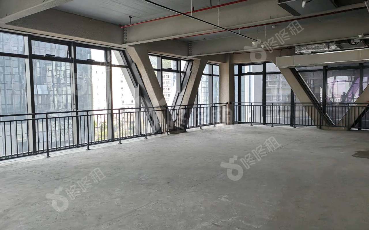 朗峻广场_350平_毛坯_办公室开间