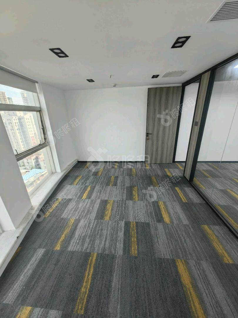 太平洋保险大厦_107平_精装_办公室隔间