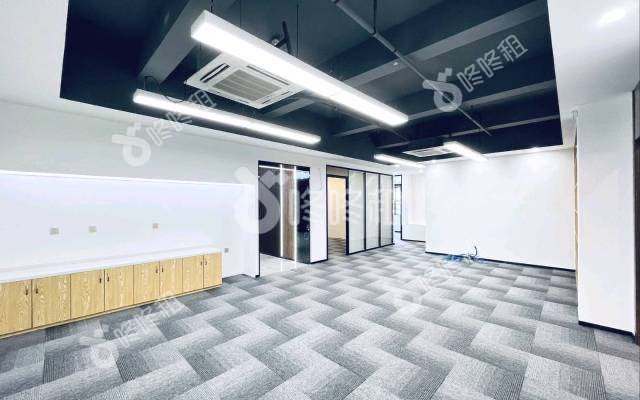 华侨城创意文化园_405平_精装_办公室开间