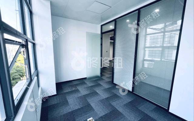 华侨城创意文化园_405平_精装_办公室隔间