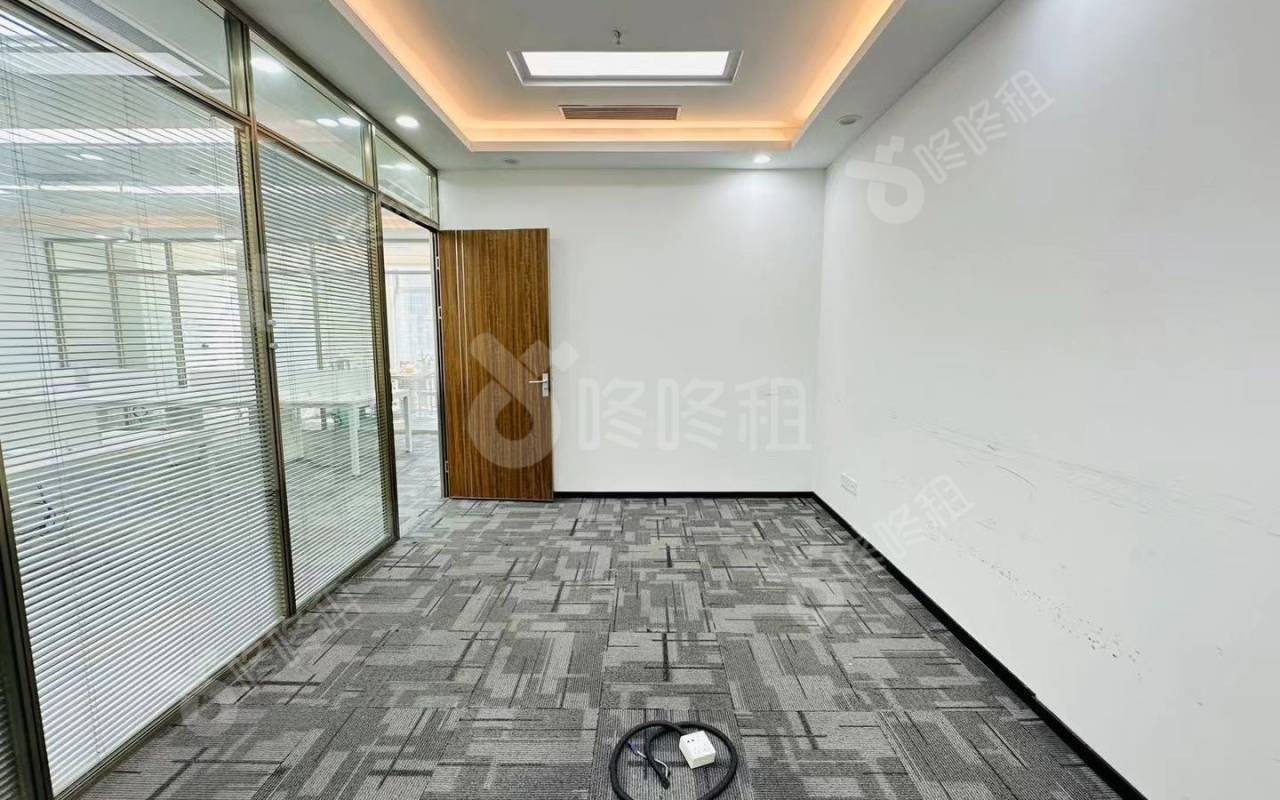 前海卓越时代广场_145平_精装_办公室隔间
