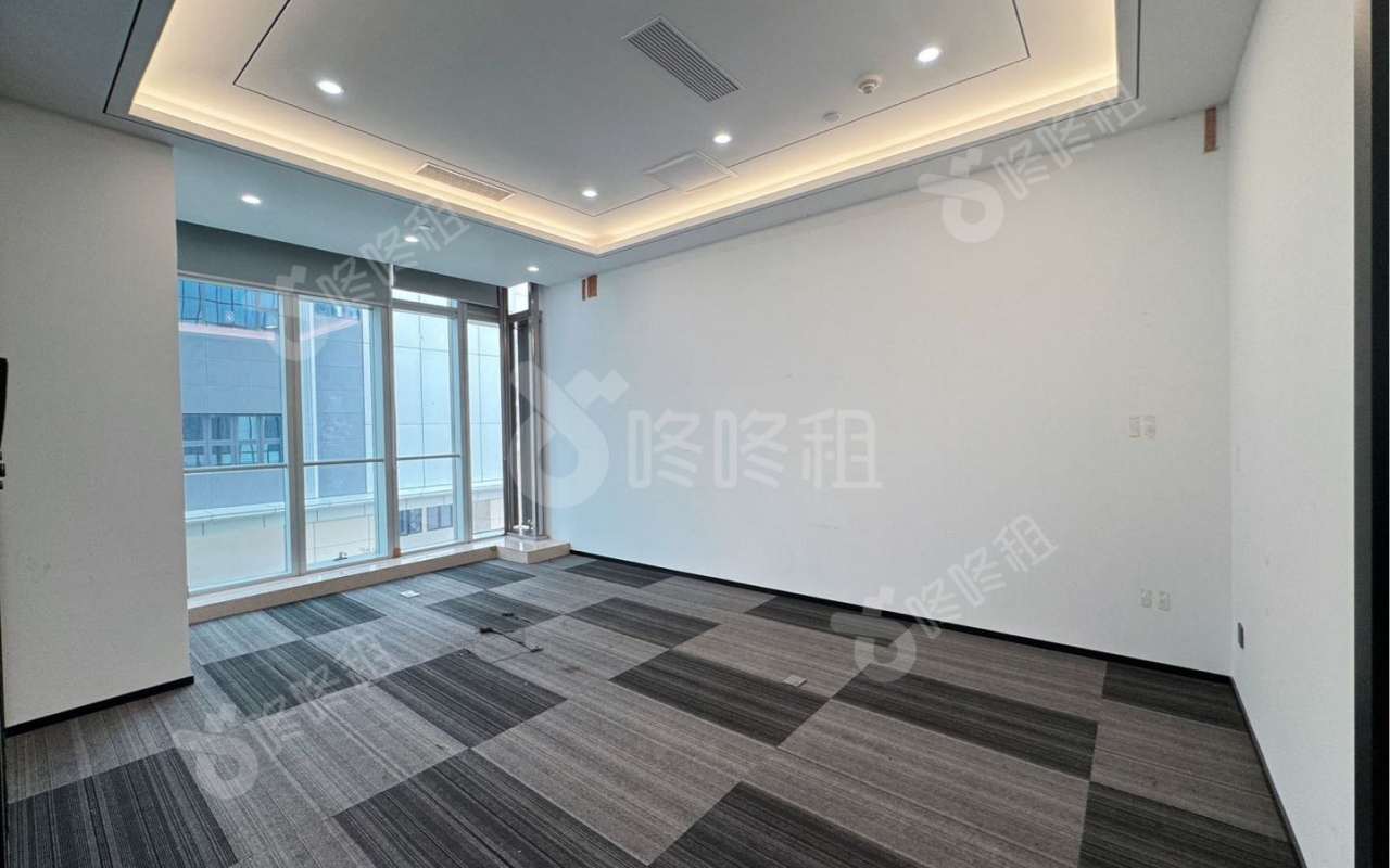 讯美科技广场_132平_精装_办公室隔间