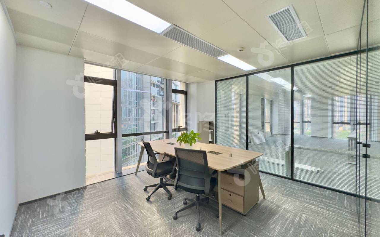 尚美科技大厦_676平_精装_办公室隔间