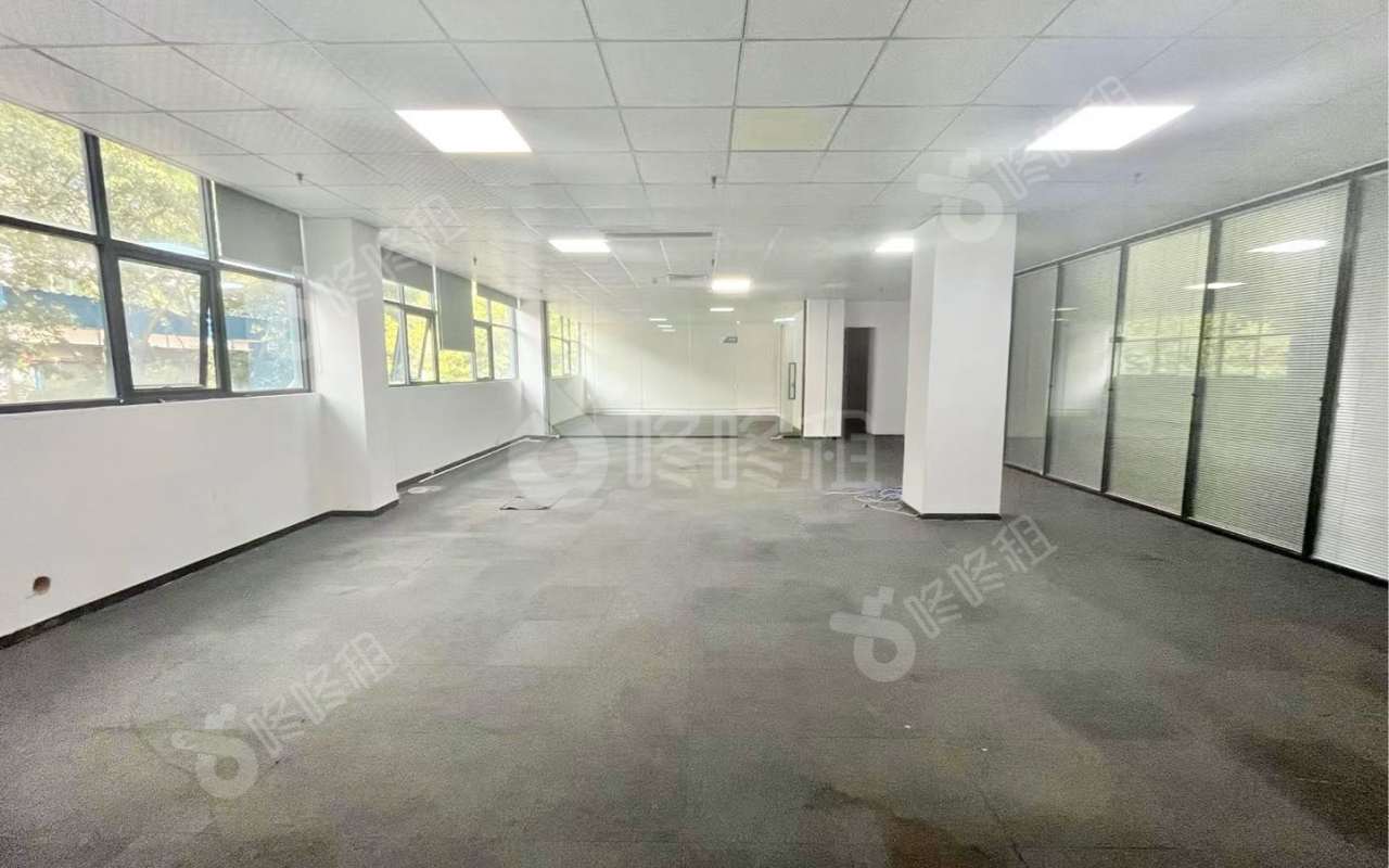 大习科创大厦_384平_精装_办公室开间