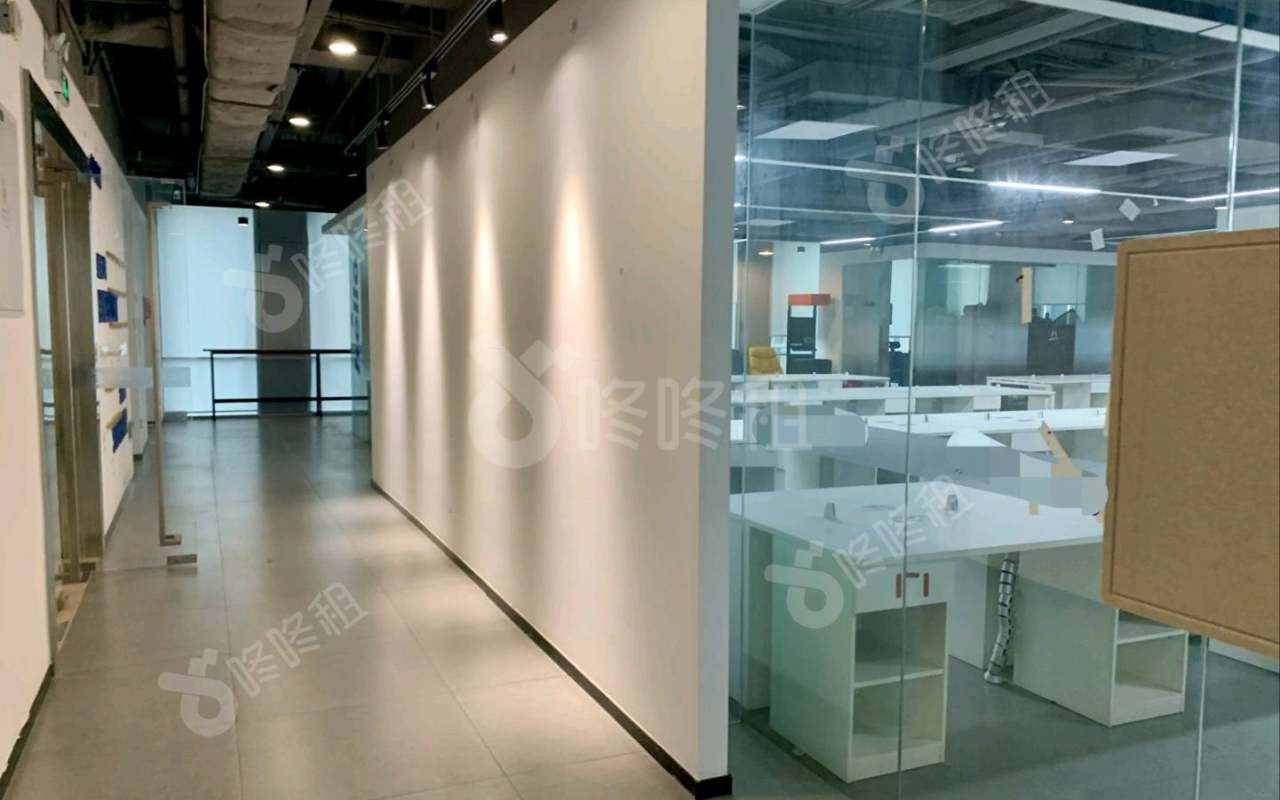 创智云城_750平_精装_办公室开间