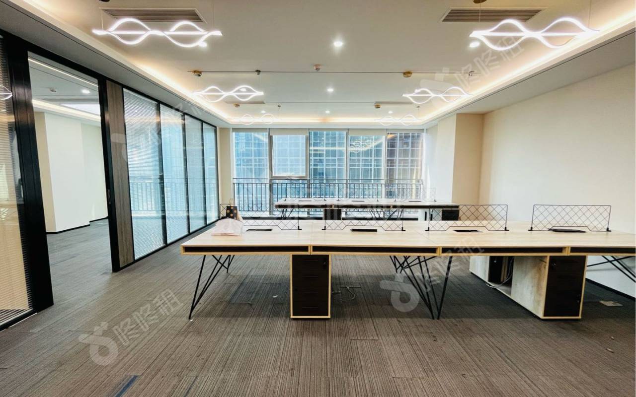 长虹科技大厦_218平_豪装_办公室开间