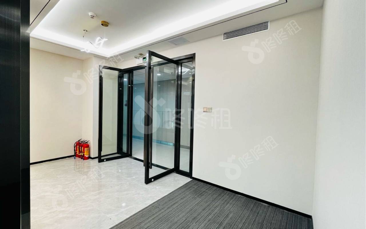 长虹科技大厦_218平_豪装_办公室开间