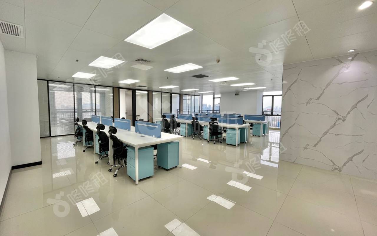 比克科技大厦_338平_豪装_办公室开间