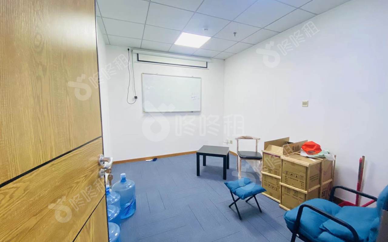 苍松大厦_268平_精装_办公室隔间