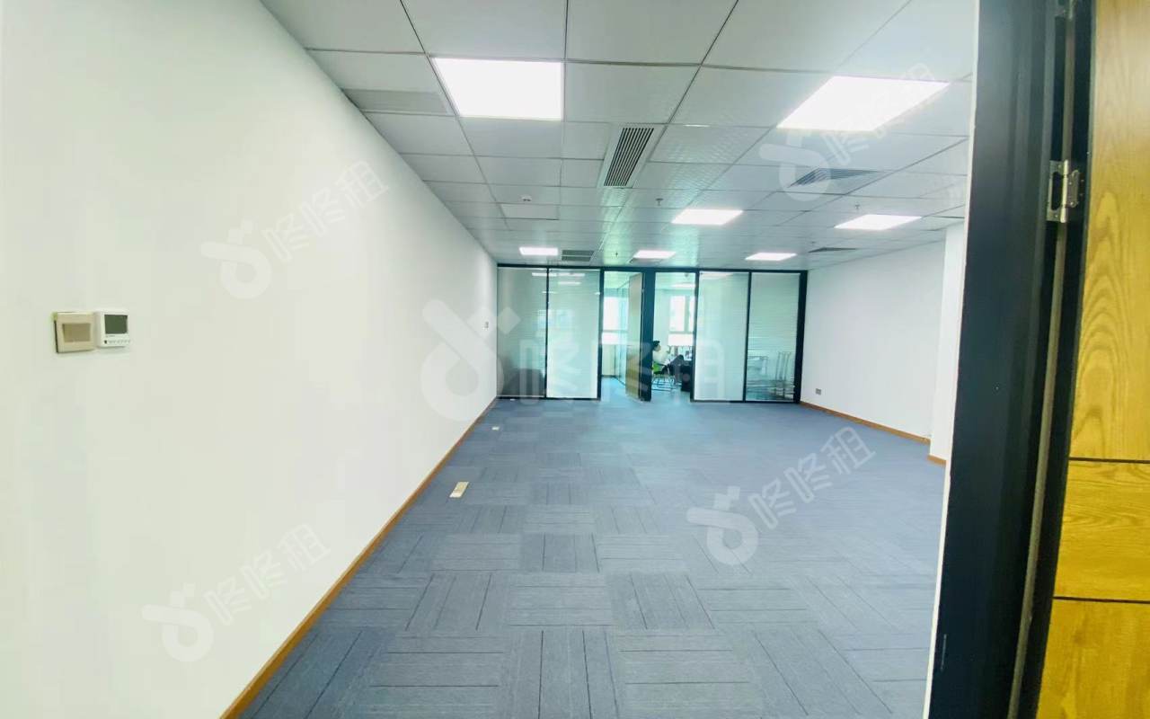 苍松大厦_268平_精装_办公室开间