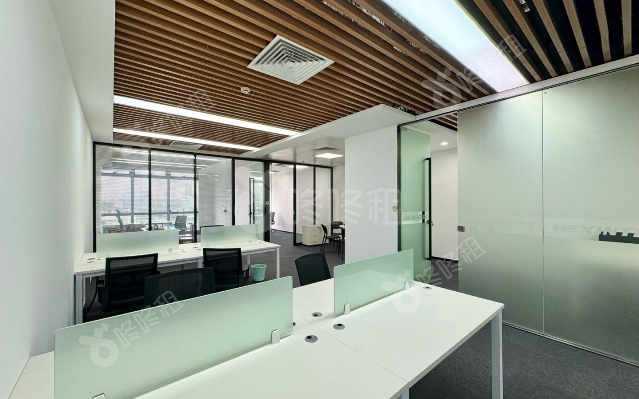 威盛科技大厦_215平_精装_办公室开间