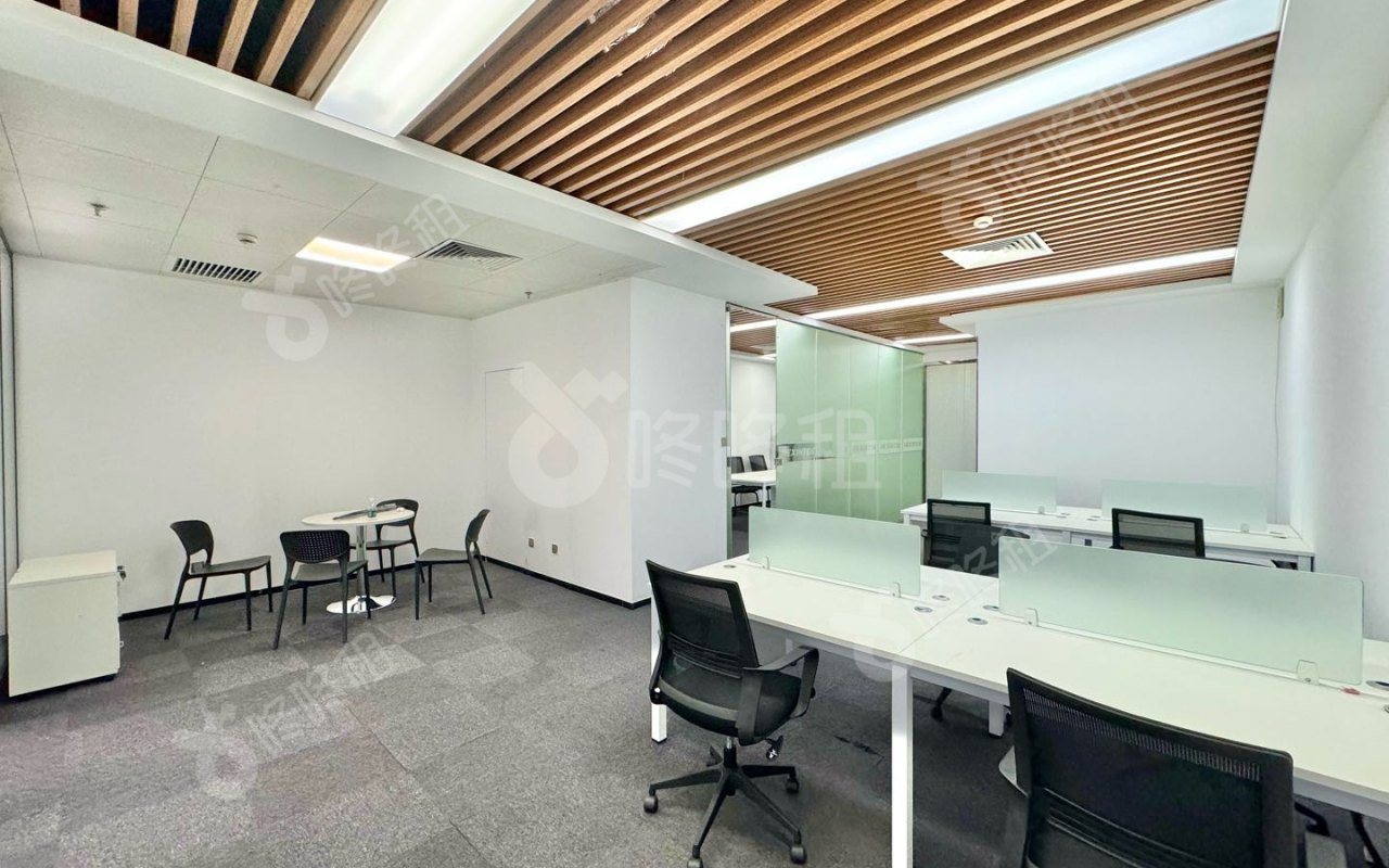 威盛科技大厦_215平_精装_办公室开间