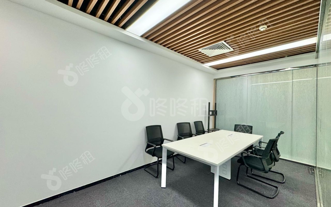 威盛科技大厦_215平_精装_办公室隔间