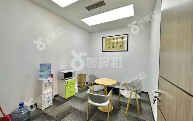 园西工业区_218平_精装_办公室隔间