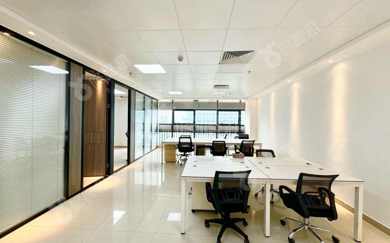 兰光科技大厦_118平_精装_办公室开间