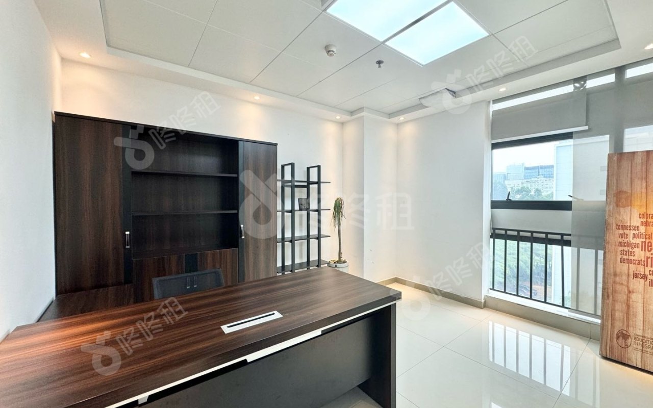 兰光科技大厦_118平_精装_办公室隔间