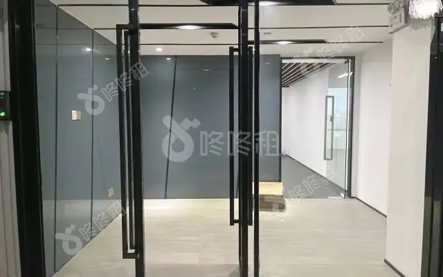 满京华SOHO艺峦_213平_精装_办公室房源出租