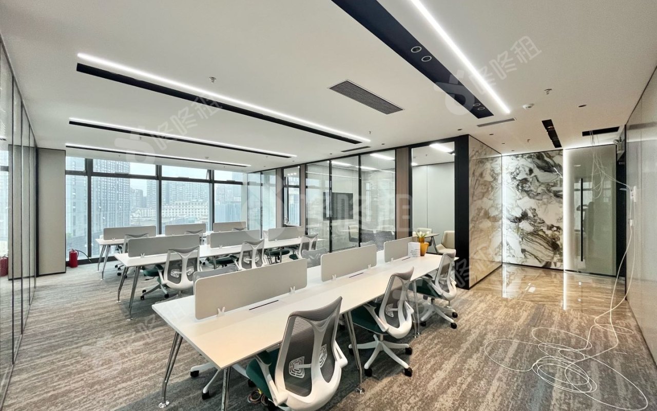 盛龙时代广场_250平_精装_办公室开间