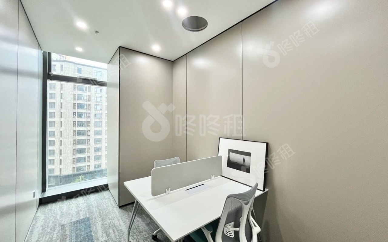 盛龙时代广场_250平_精装_办公室隔间