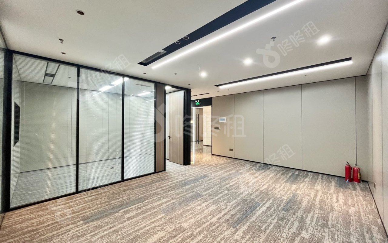 盛龙时代广场_172平_精装_办公室开间