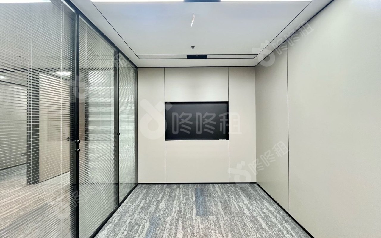 盛龙时代广场_172平_精装_办公室隔间