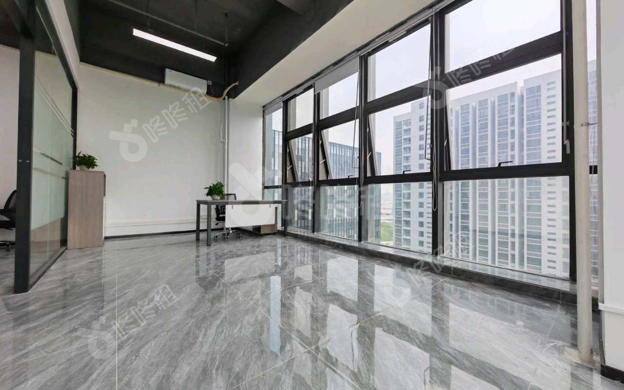 汇智时代广场_82平_精装_办公室隔间