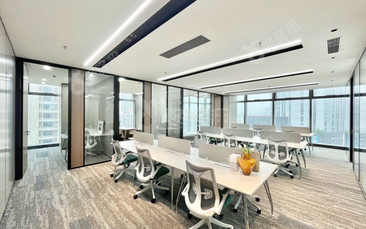盛龙时代广场_233平_精装_办公室开间
