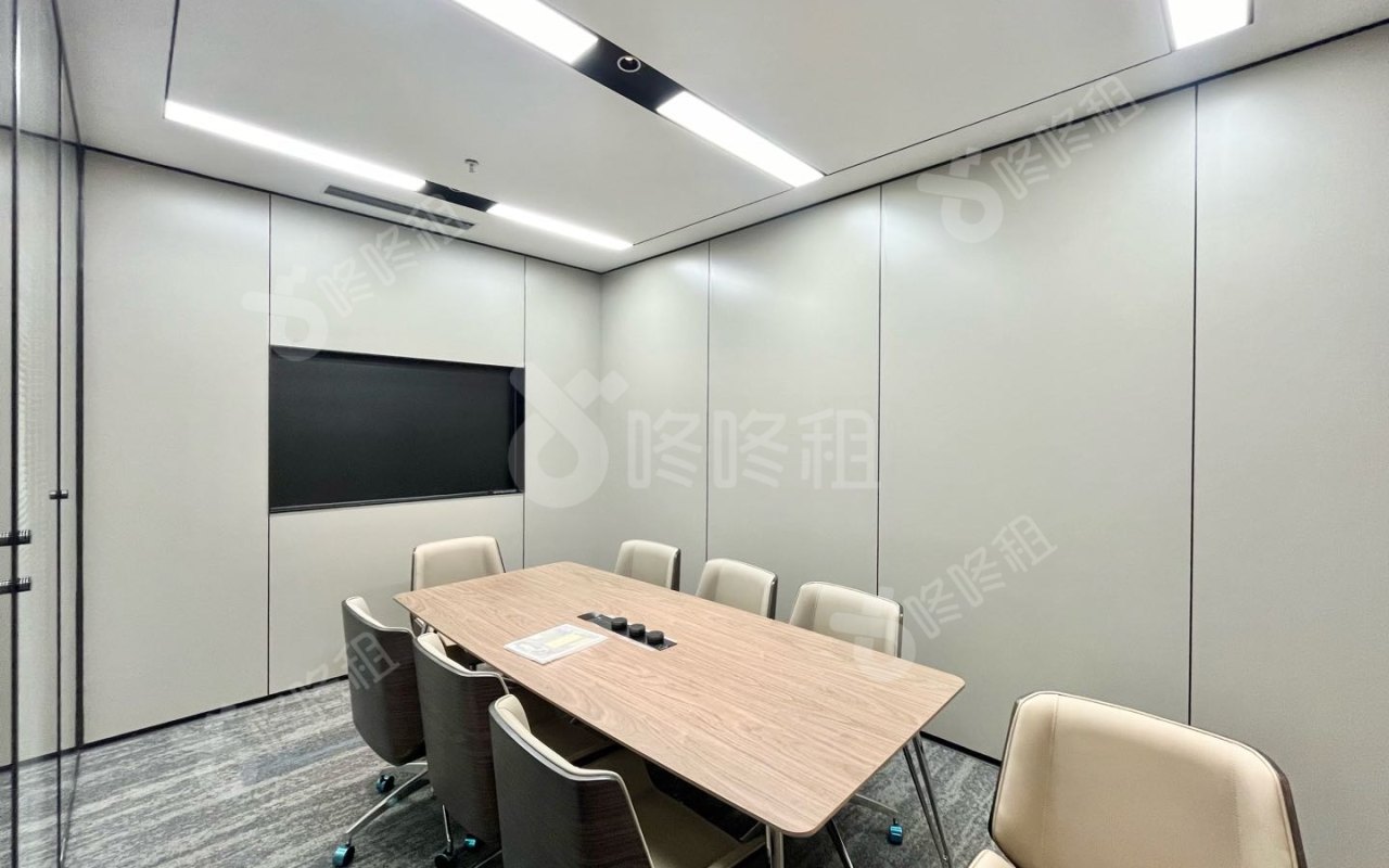 盛龙时代广场_233平_精装_办公室隔间