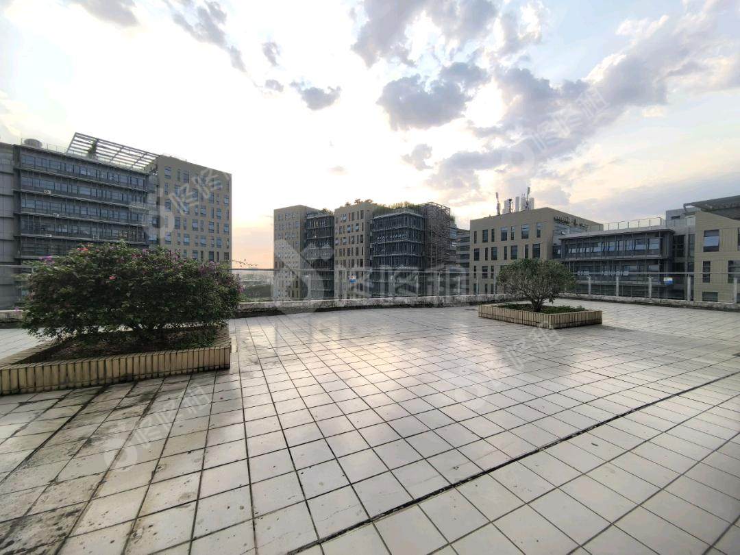 TCL国际E城_600平_精装_阳台