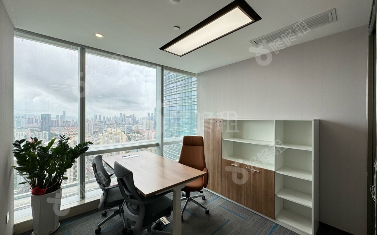 中洲控股中心_151平_精装_办公室隔间