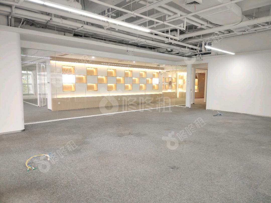 达实智能大厦_1278平_毛坯_办公室开间