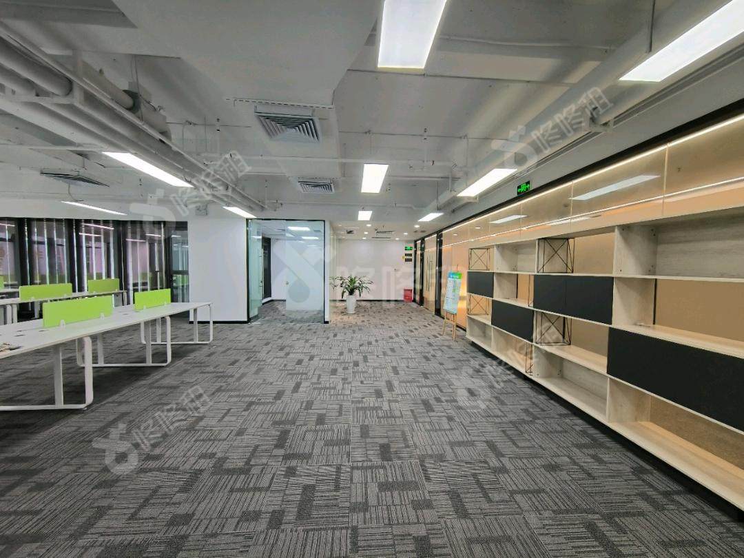 中科大厦_285平_豪装_办公室开间