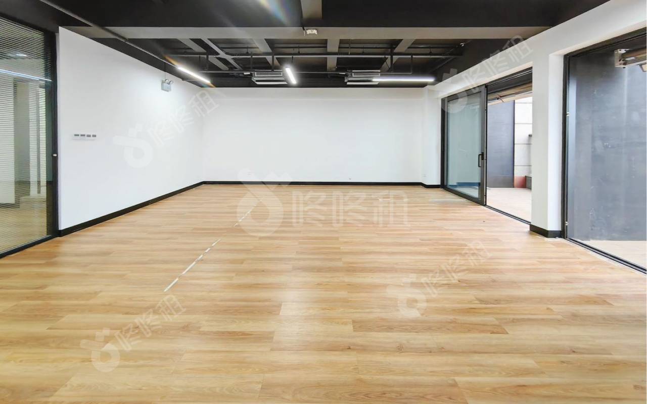 御璟中心_1050平_精装_办公室隔间