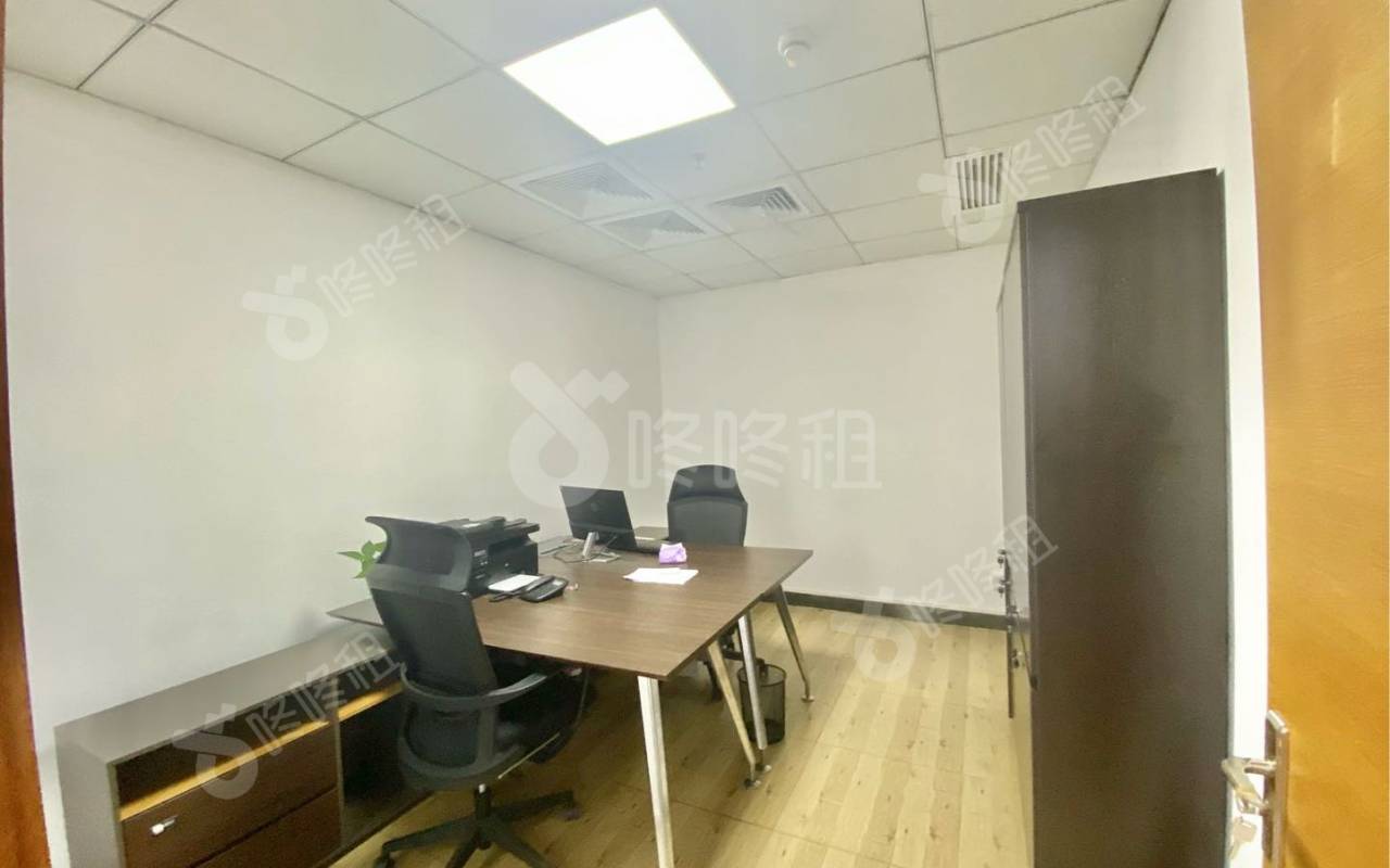 德维森大厦_462平_精装_办公室隔间