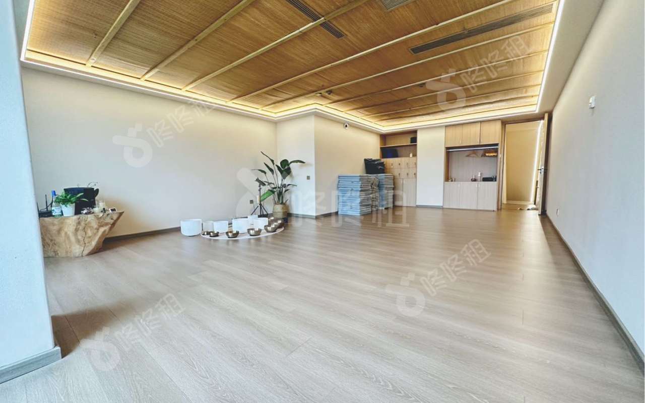 公园道大厦_120平_豪装_办公室开间
